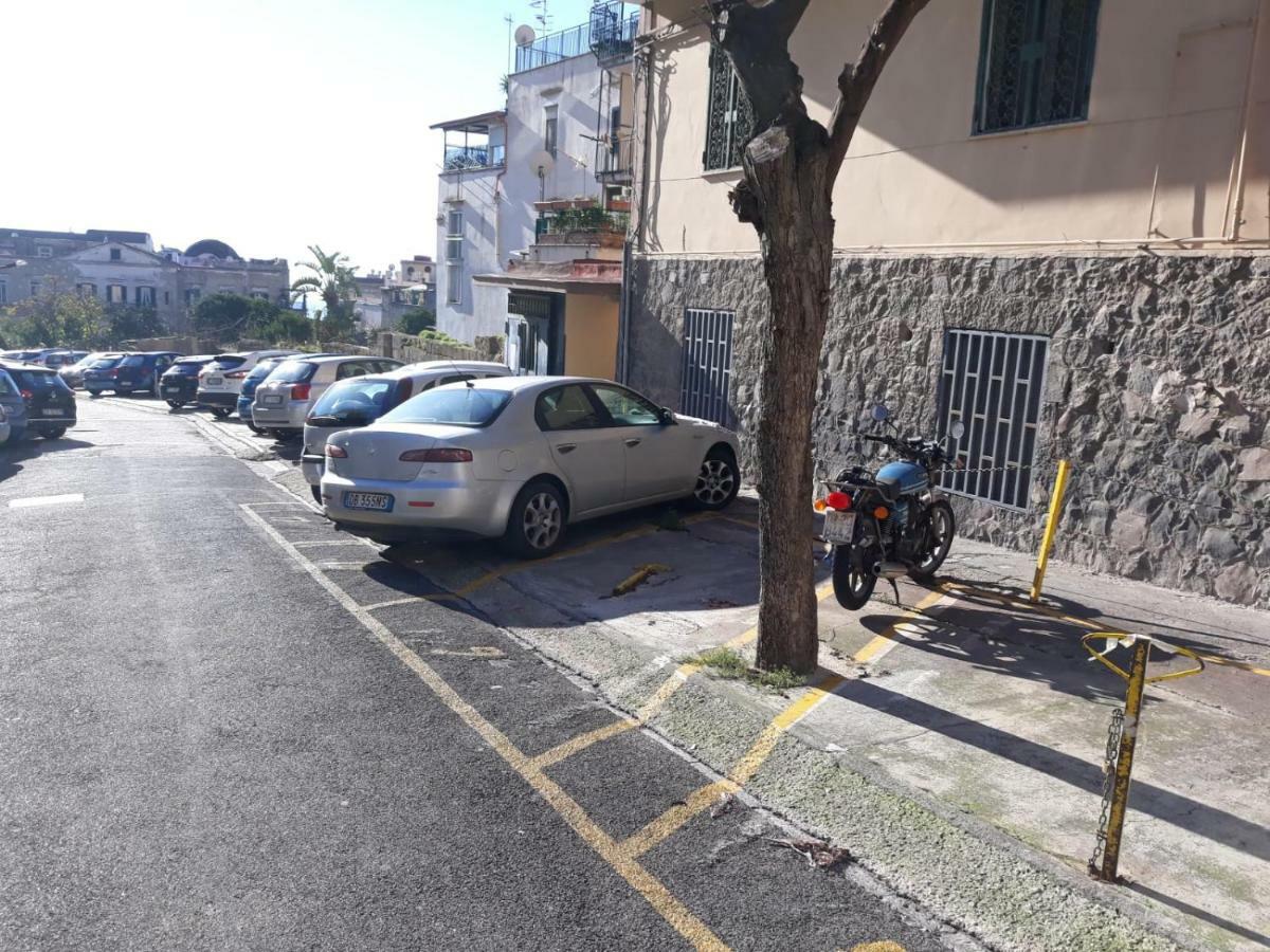 Vomero House With Free Parking 410 Cm เนเปิลส์ ภายนอก รูปภาพ